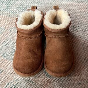 UGG, Classic Mini, Suede Boots, Winter Boots, toddler 13-1